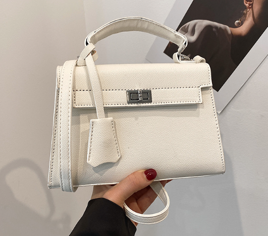 Elegant Designer Leather Crossbody Bag for Women